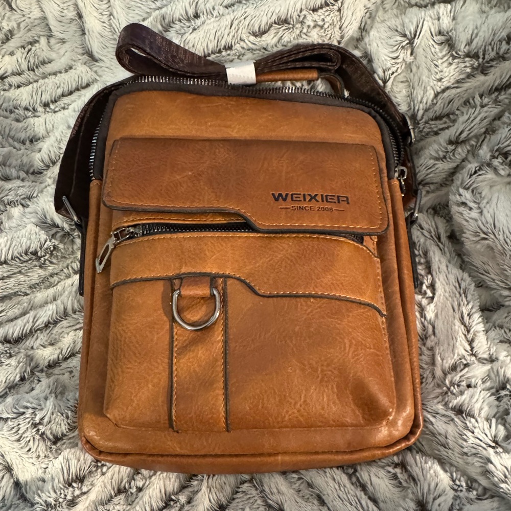 Weixier tan messenger bag
